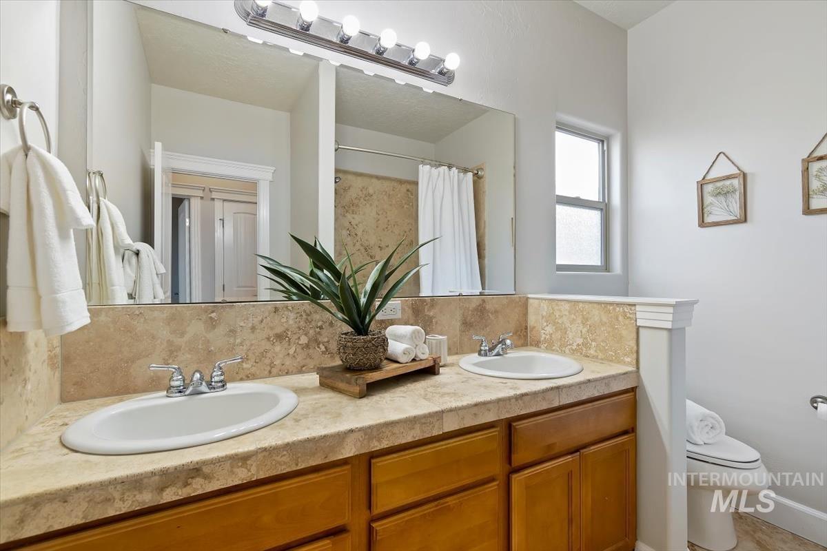 1971 W Marten Creek Dr