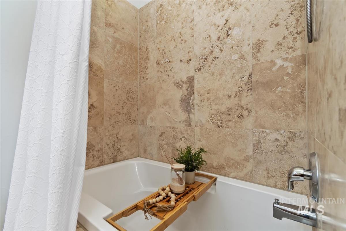 1971 W Marten Creek Dr