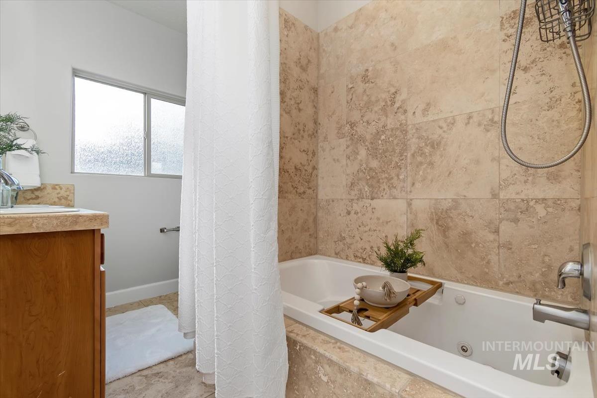 1971 W Marten Creek Dr