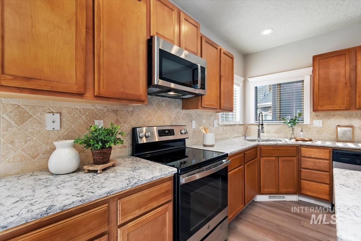 1971 W Marten Creek Dr