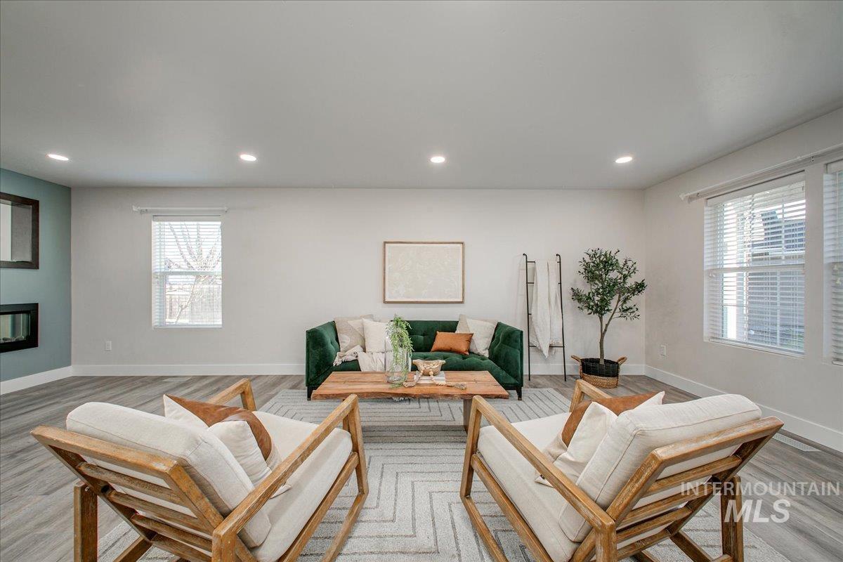 1715 E Wrightwood Dr