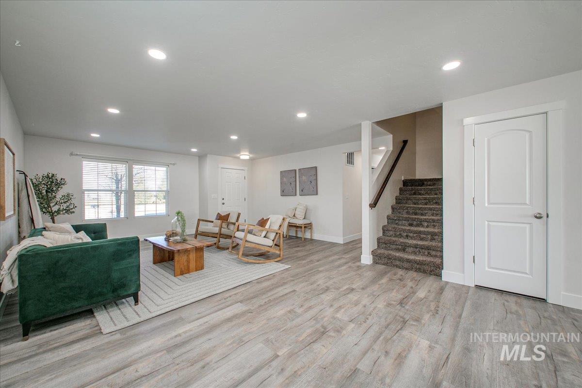 1715 E Wrightwood Dr