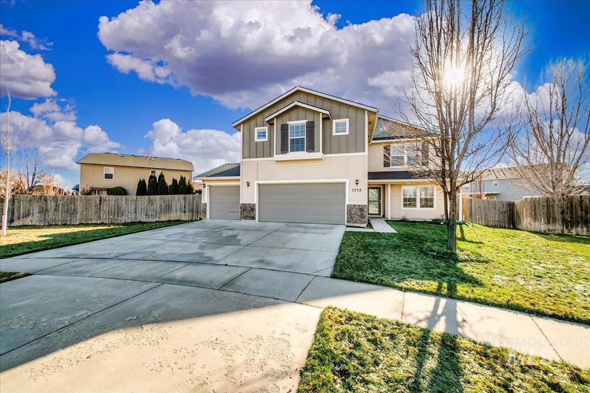 1715 E Wrightwood Dr