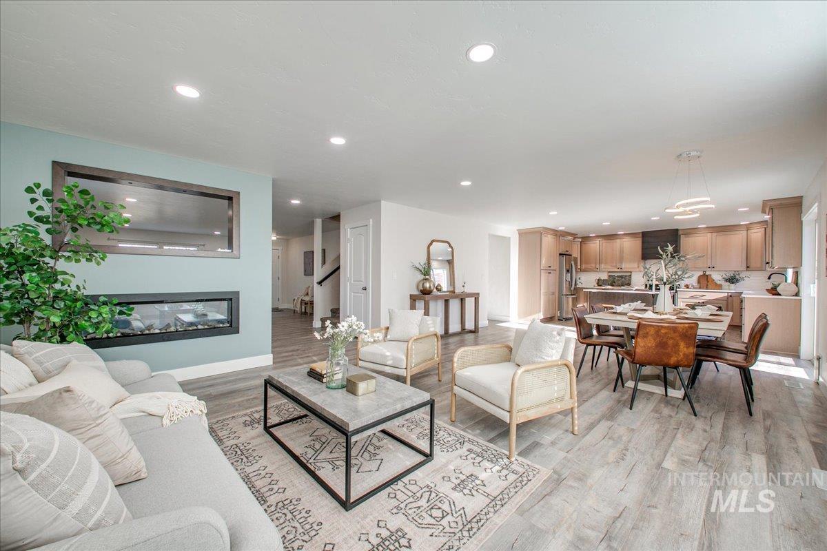 1715 E Wrightwood Dr