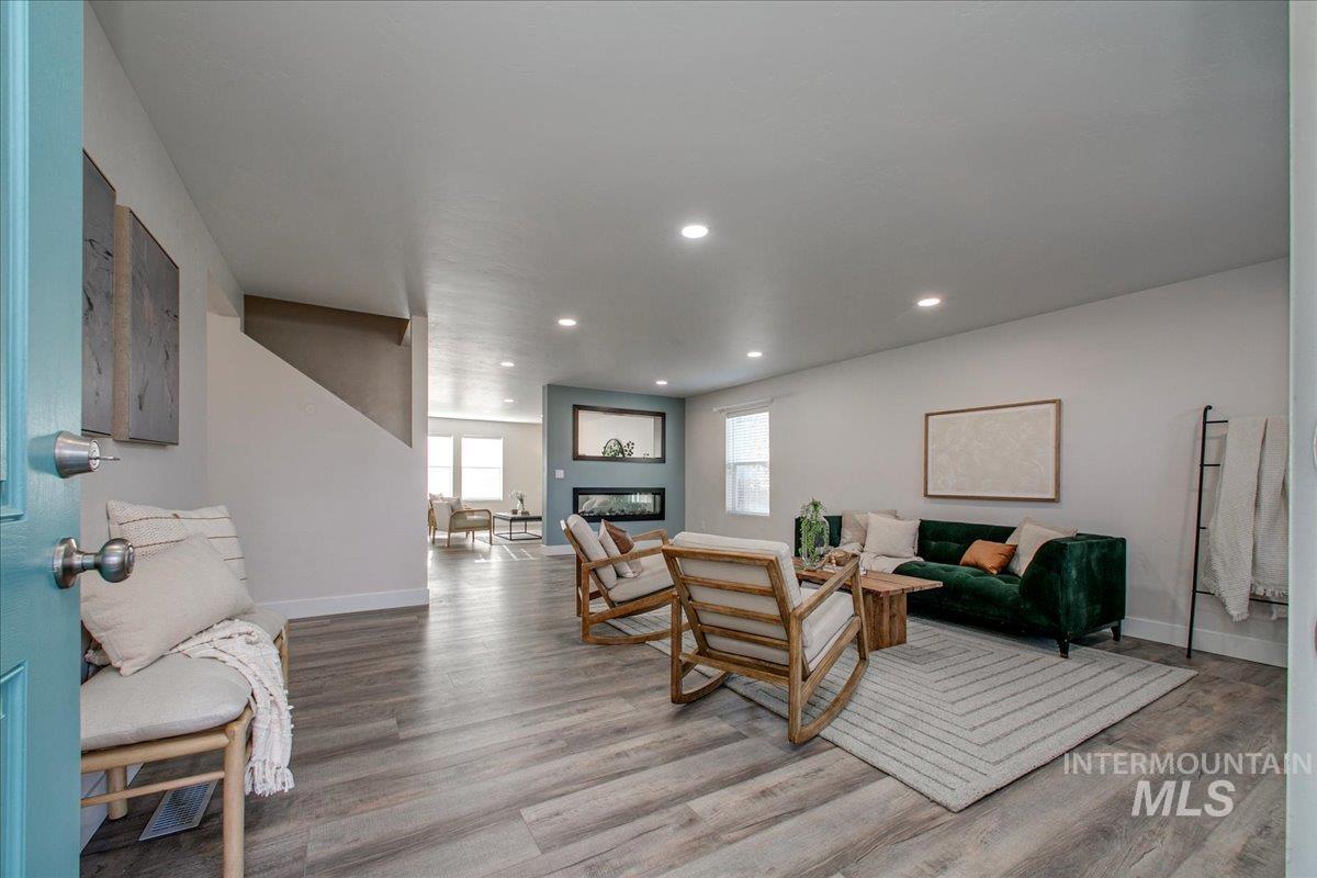 1715 E Wrightwood Dr