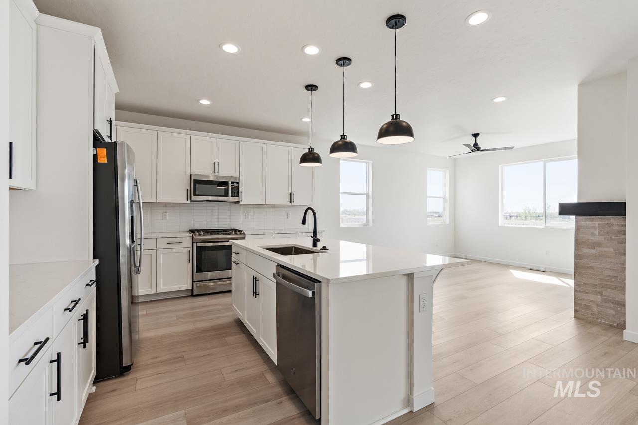 1423 Stirling Meadow St