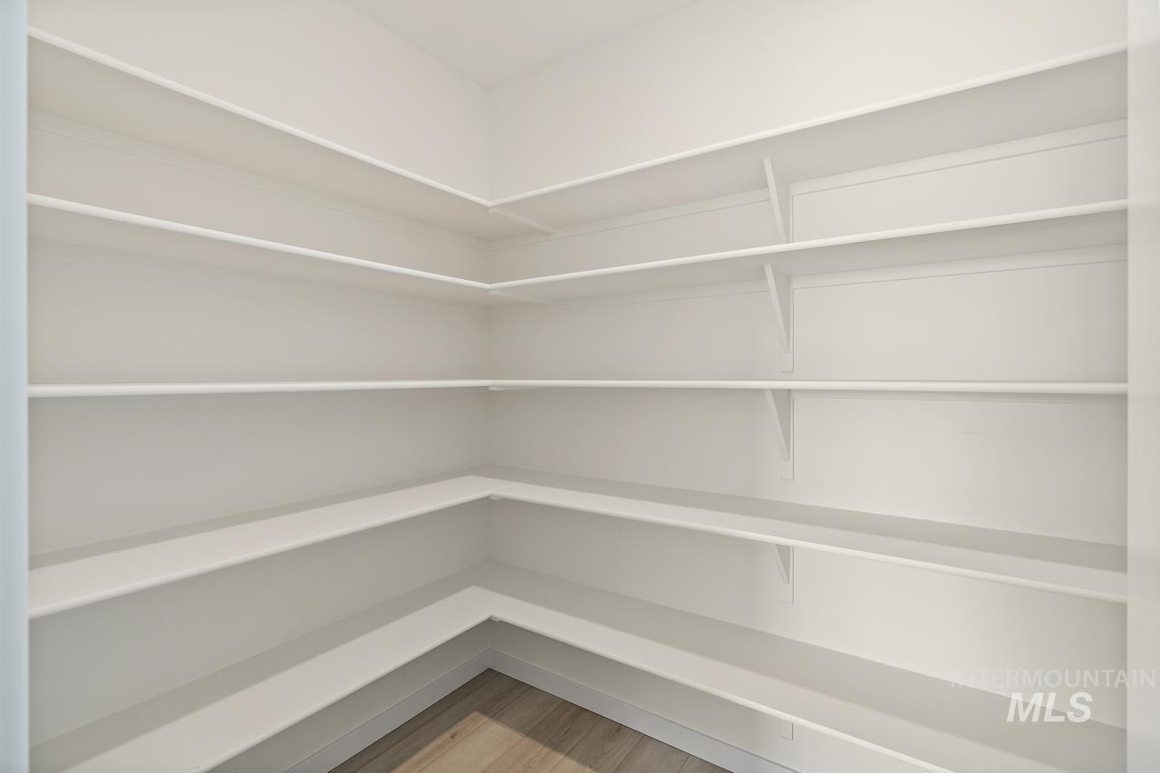 1423 Stirling Meadow St