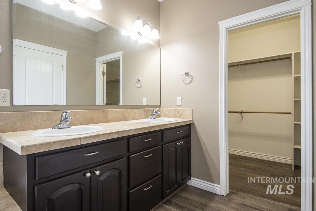 4598 E Thomas Mill Dr