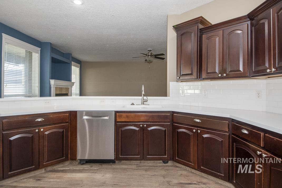 4598 E Thomas Mill Dr