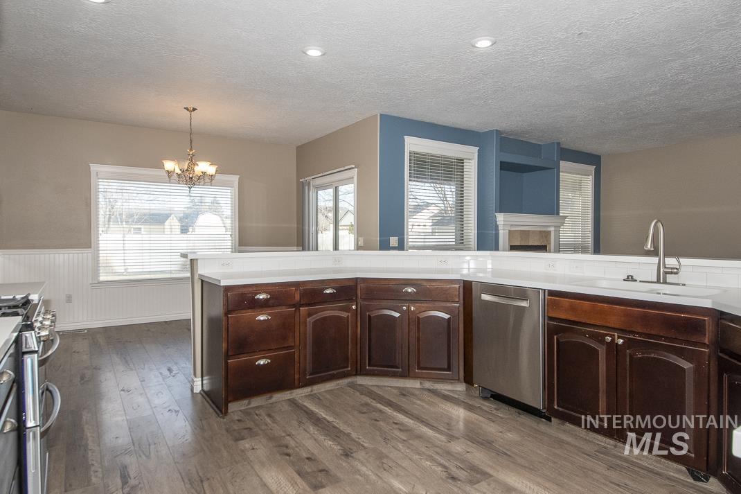 4598 E Thomas Mill Dr