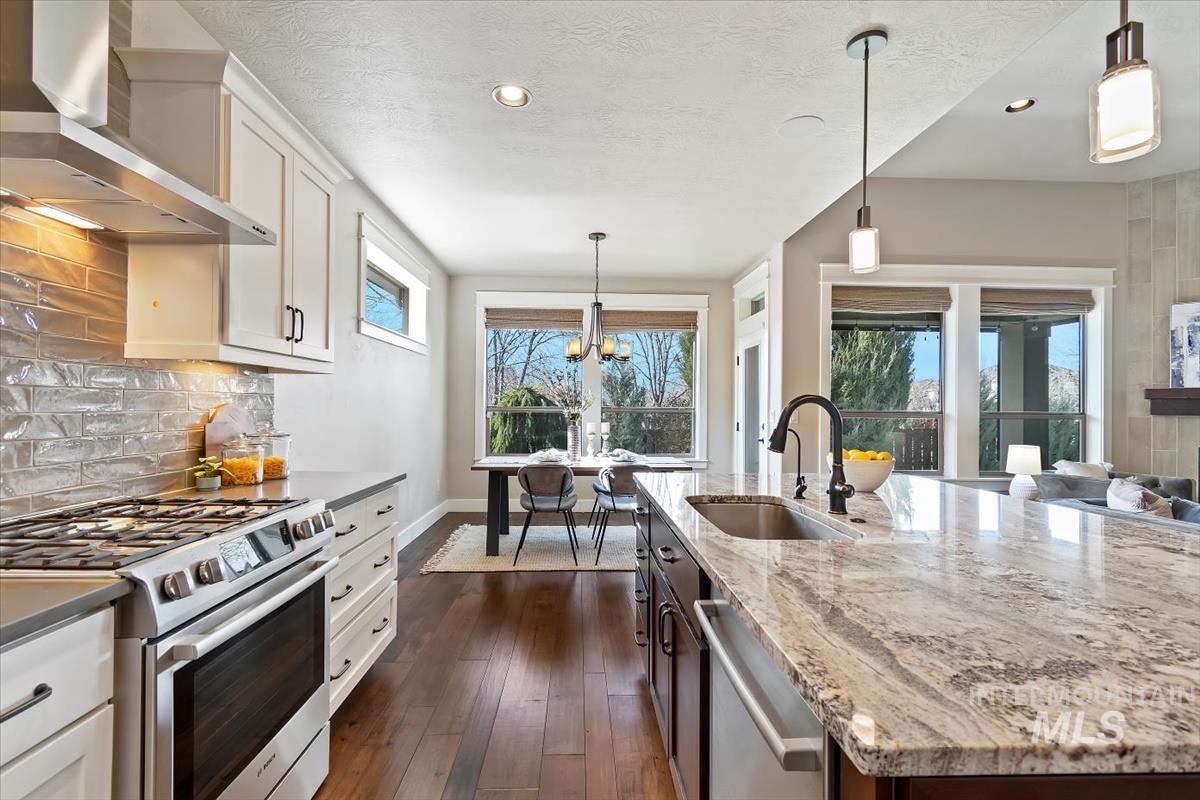 3365 S Island Fox Avenue