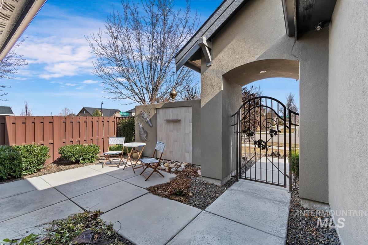 3365 S Island Fox Avenue