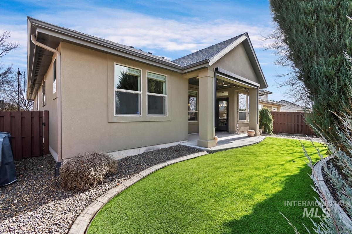 3365 S Island Fox Avenue