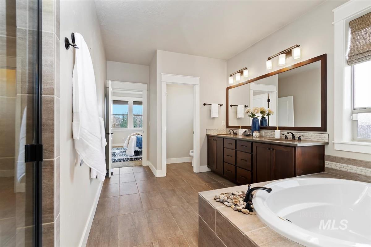 3365 S Island Fox Avenue