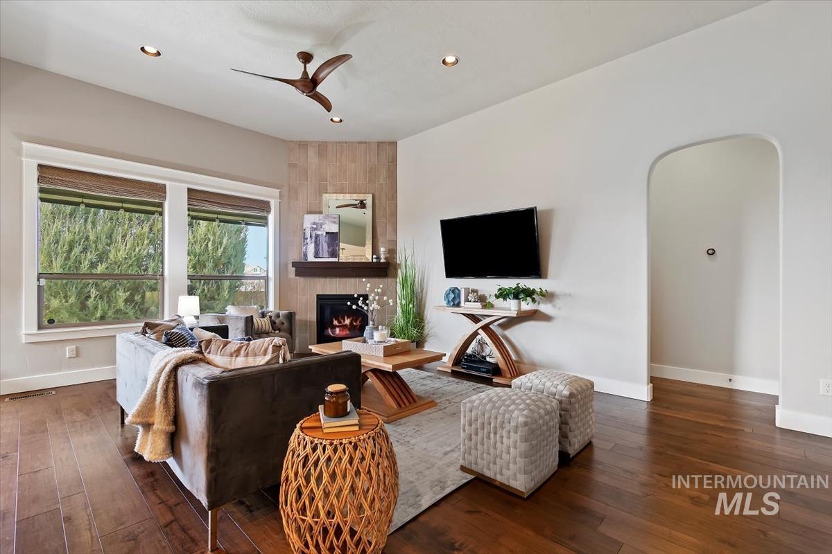 3365 S Island Fox Avenue