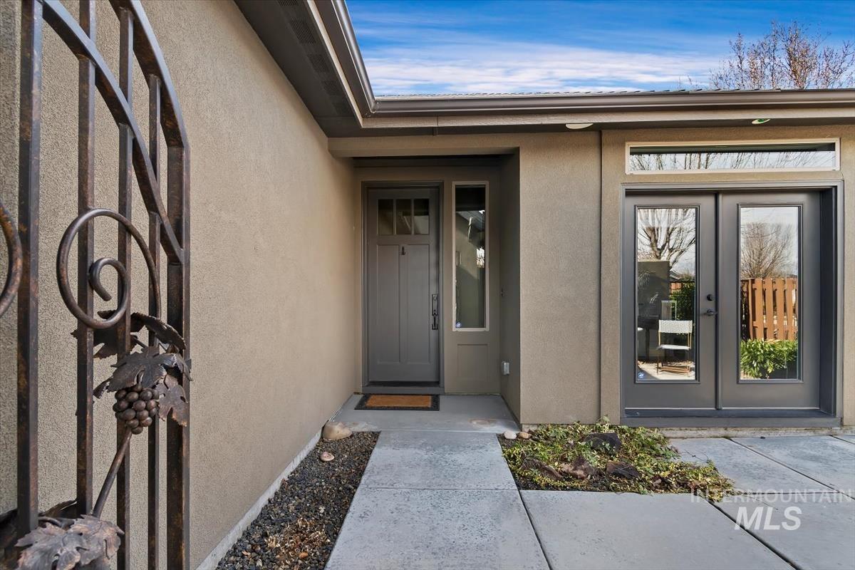 3365 S Island Fox Avenue