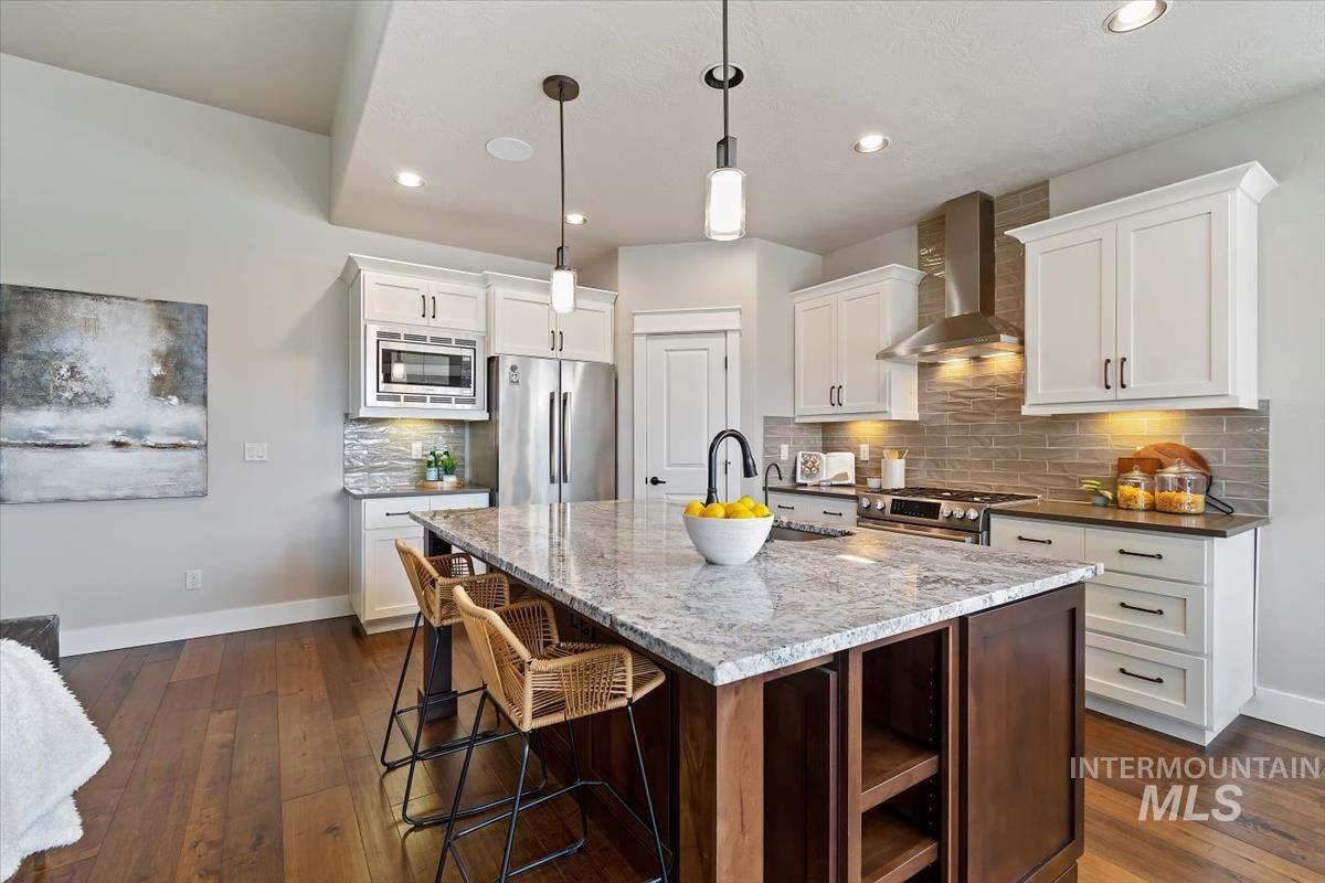 3365 S Island Fox Avenue