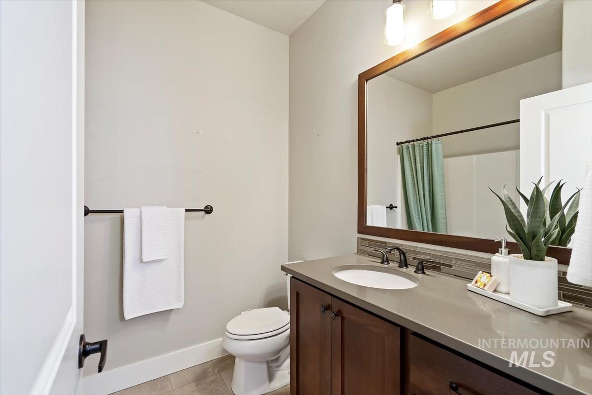 3365 S Island Fox Avenue