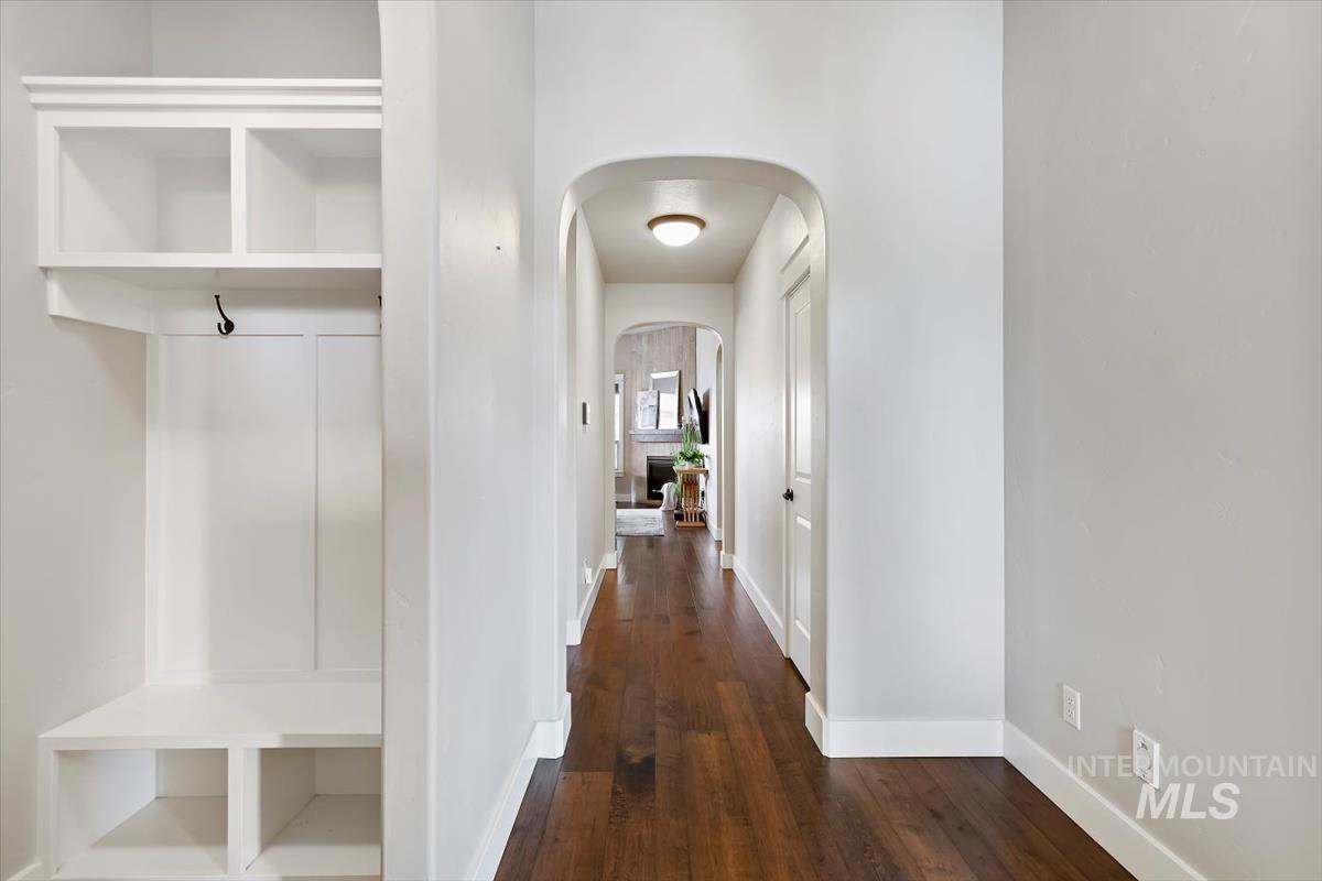 3365 S Island Fox Avenue