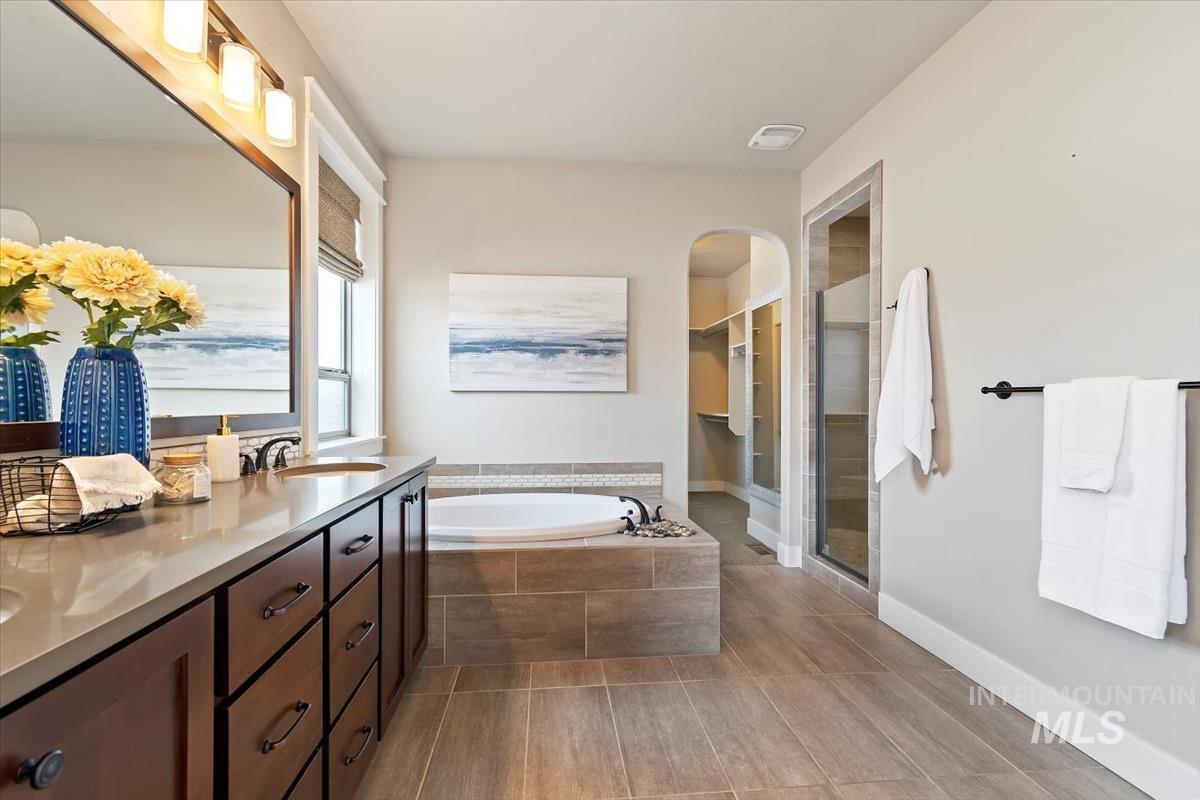 3365 S Island Fox Avenue