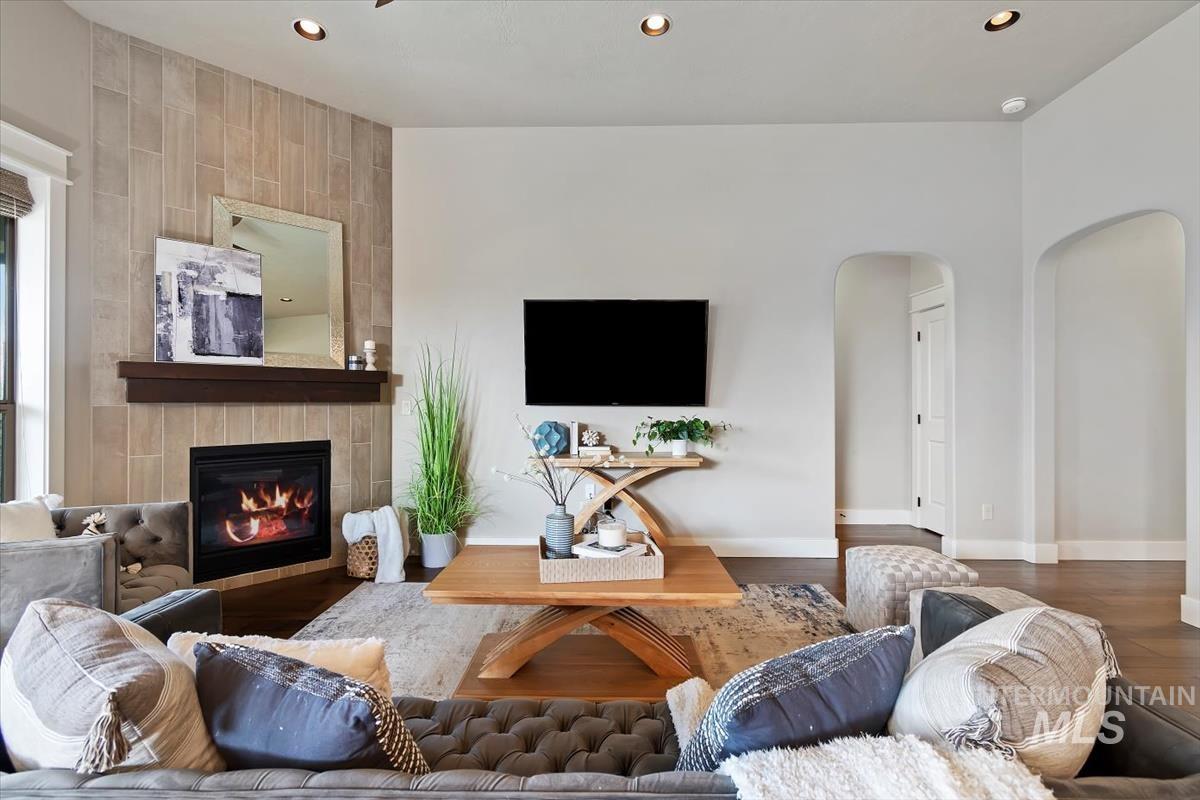 3365 S Island Fox Avenue