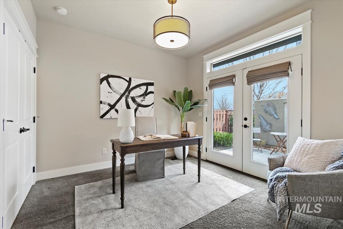 3365 S Island Fox Avenue