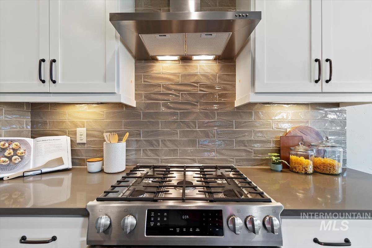 3365 S Island Fox Avenue