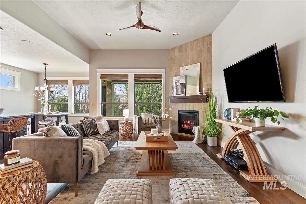 3365 S Island Fox Avenue