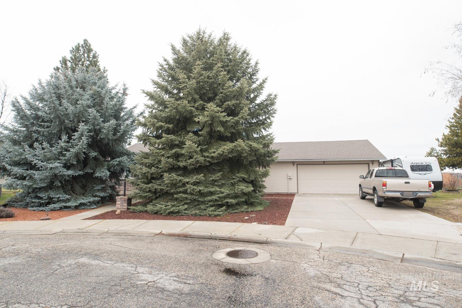 1420 Loraine Circle