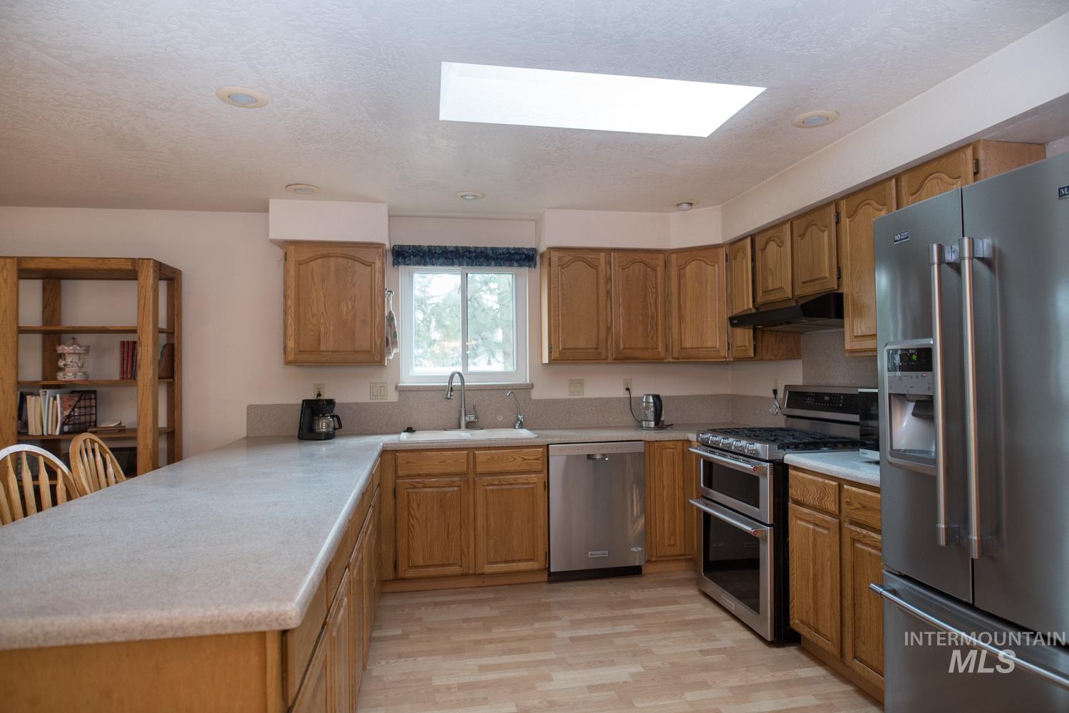 1420 Loraine Circle