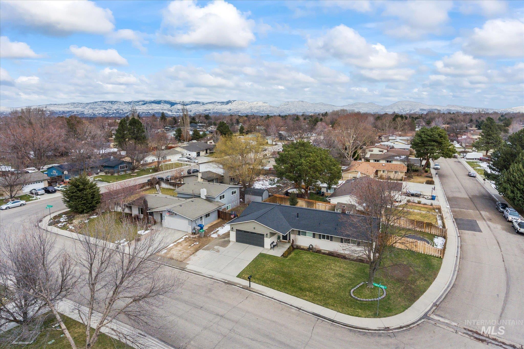 600 S Queens Guard Way