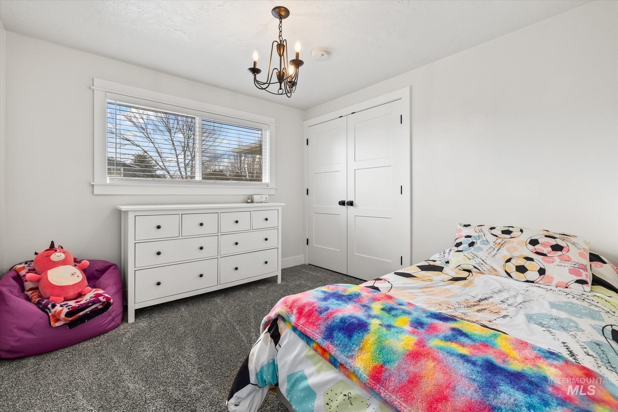 600 S Queens Guard Way