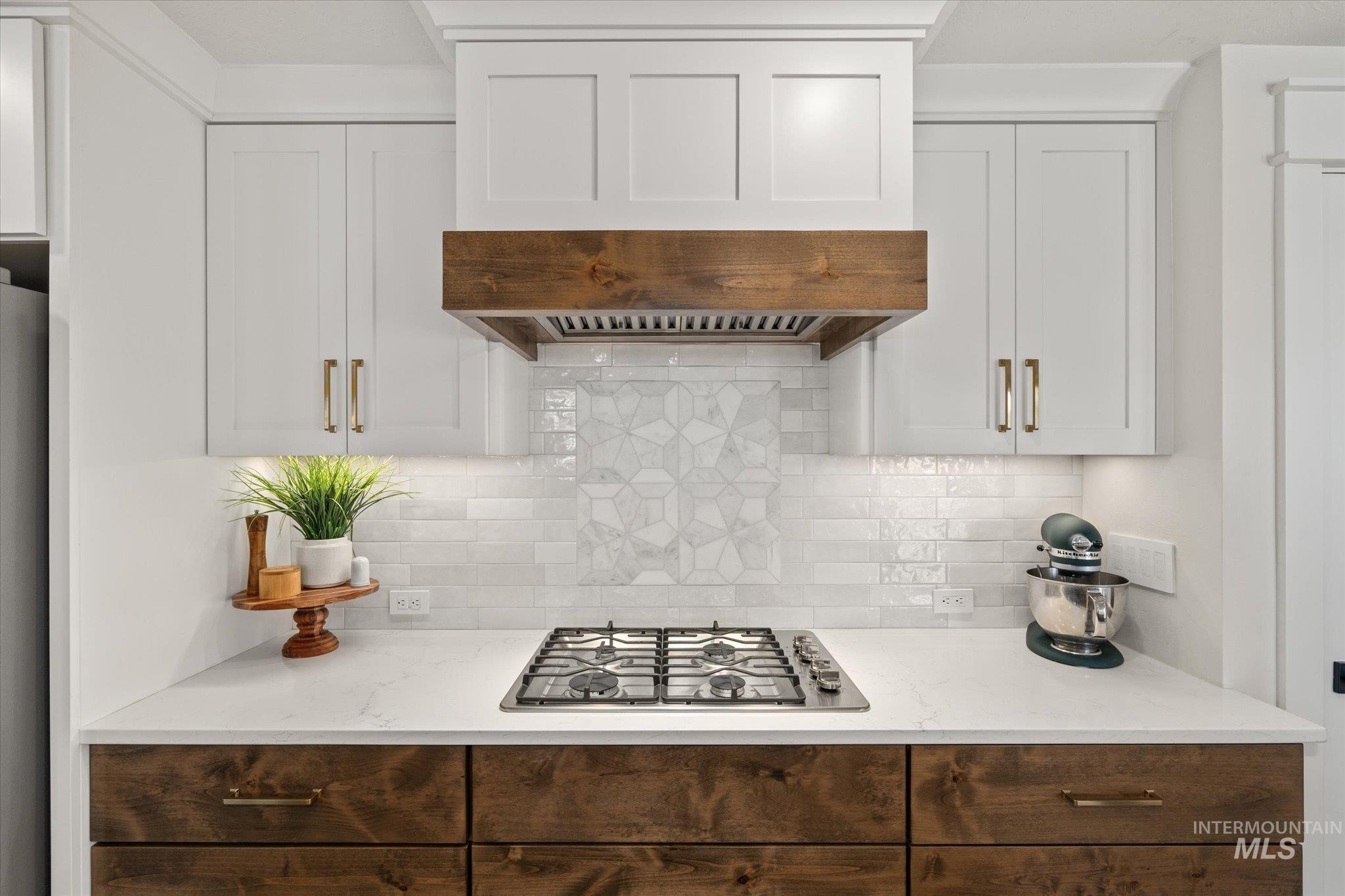 600 S Queens Guard Way