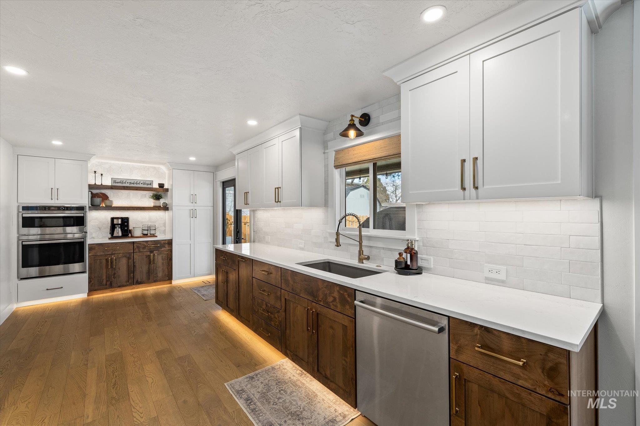 600 S Queens Guard Way