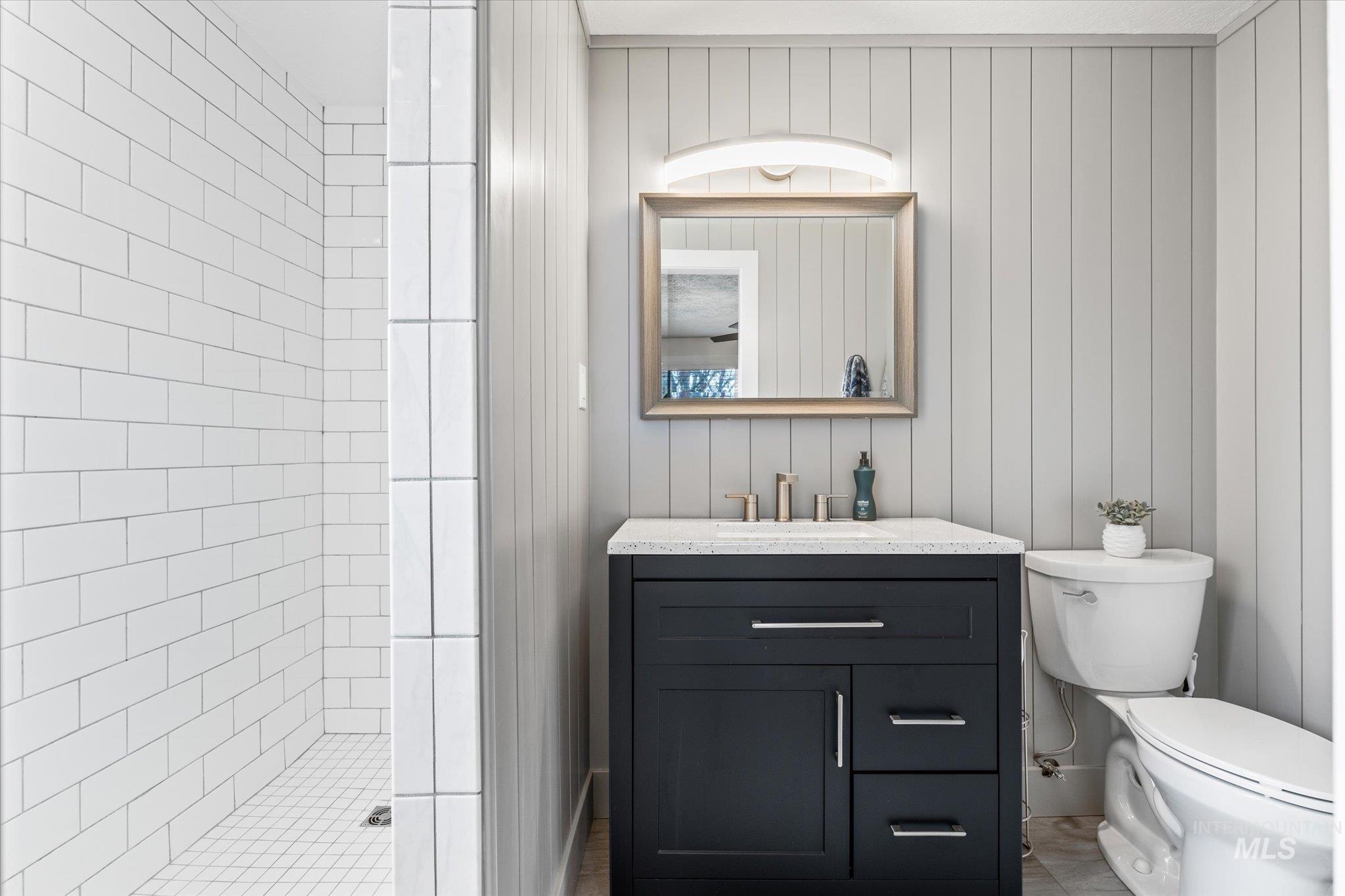 600 S Queens Guard Way