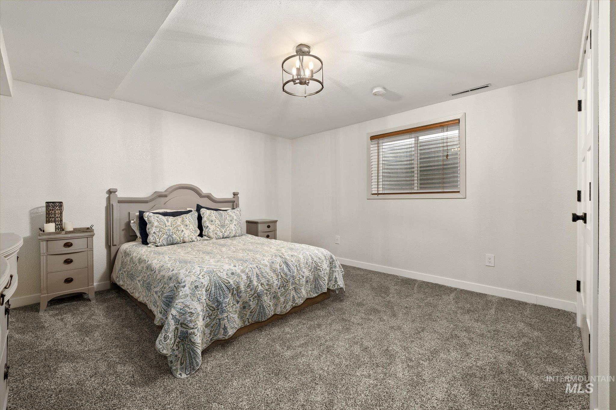 600 S Queens Guard Way