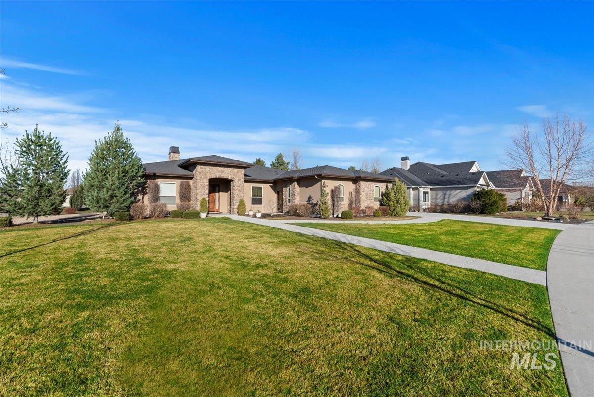 7139 N Pinseeker Pl
