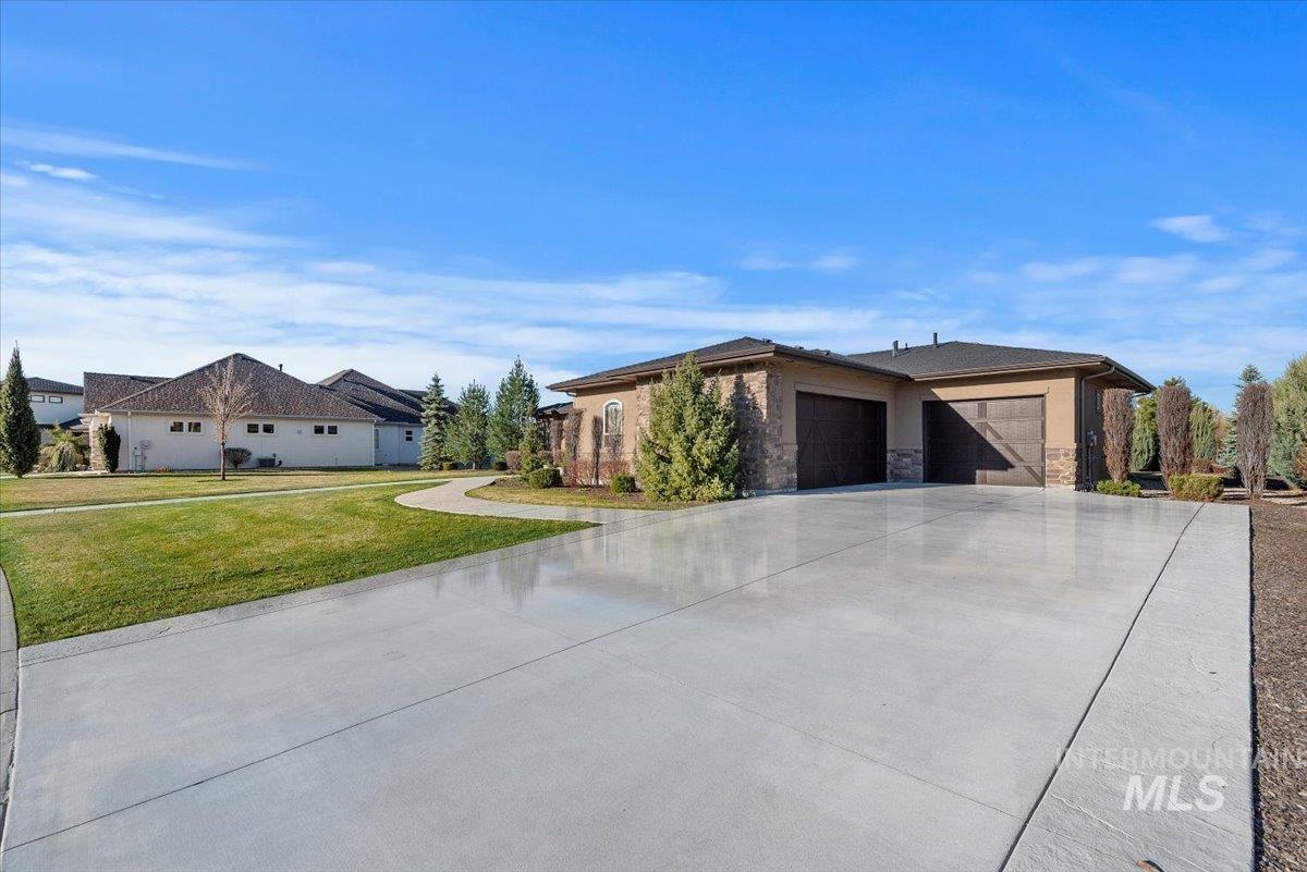 7139 N Pinseeker Pl