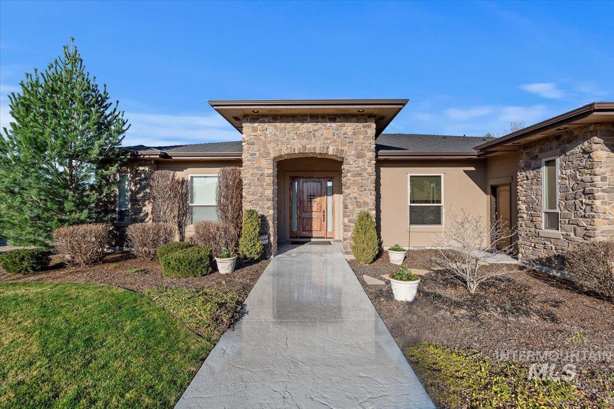 7139 N Pinseeker Pl