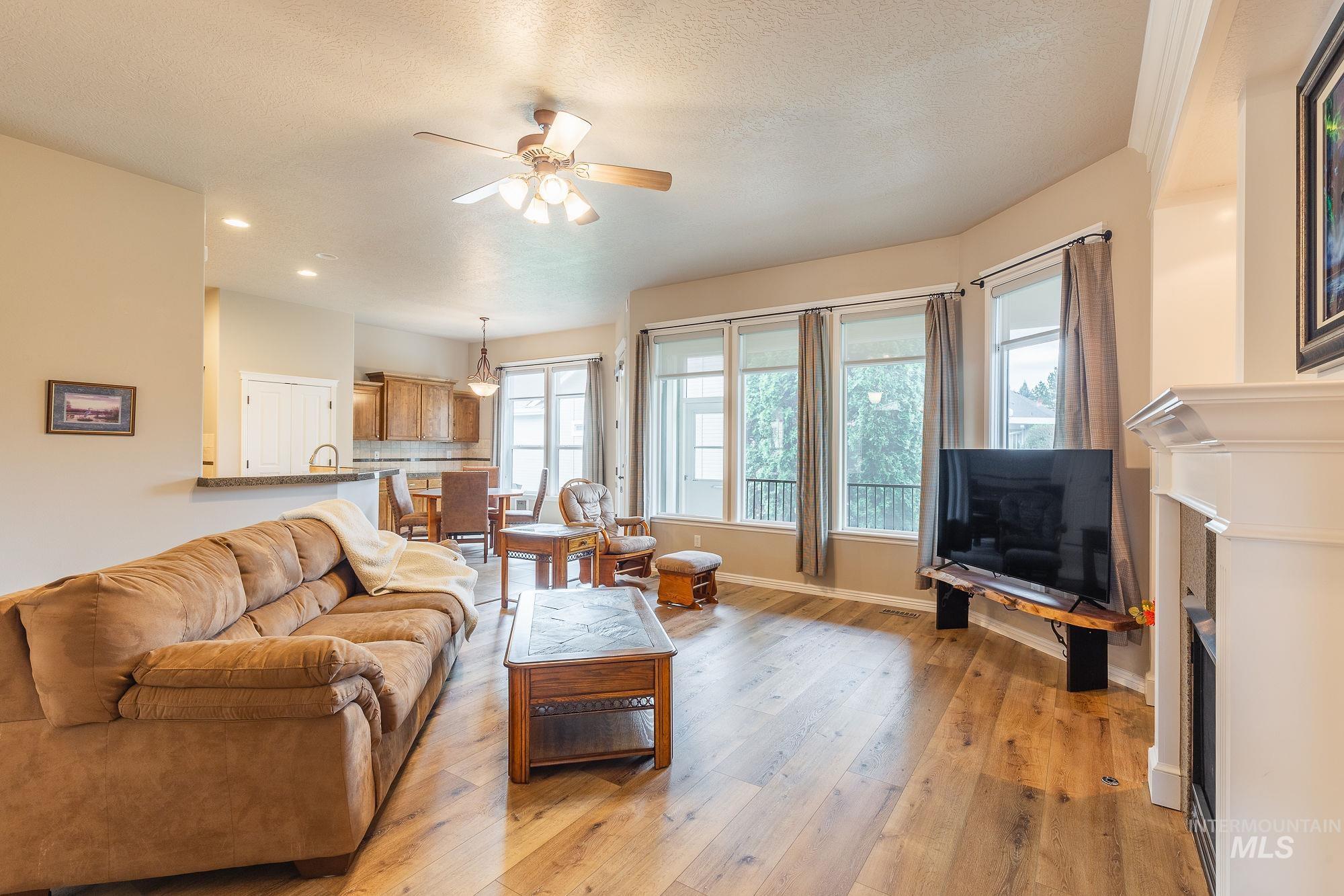 1969 E Stonybrook Ct