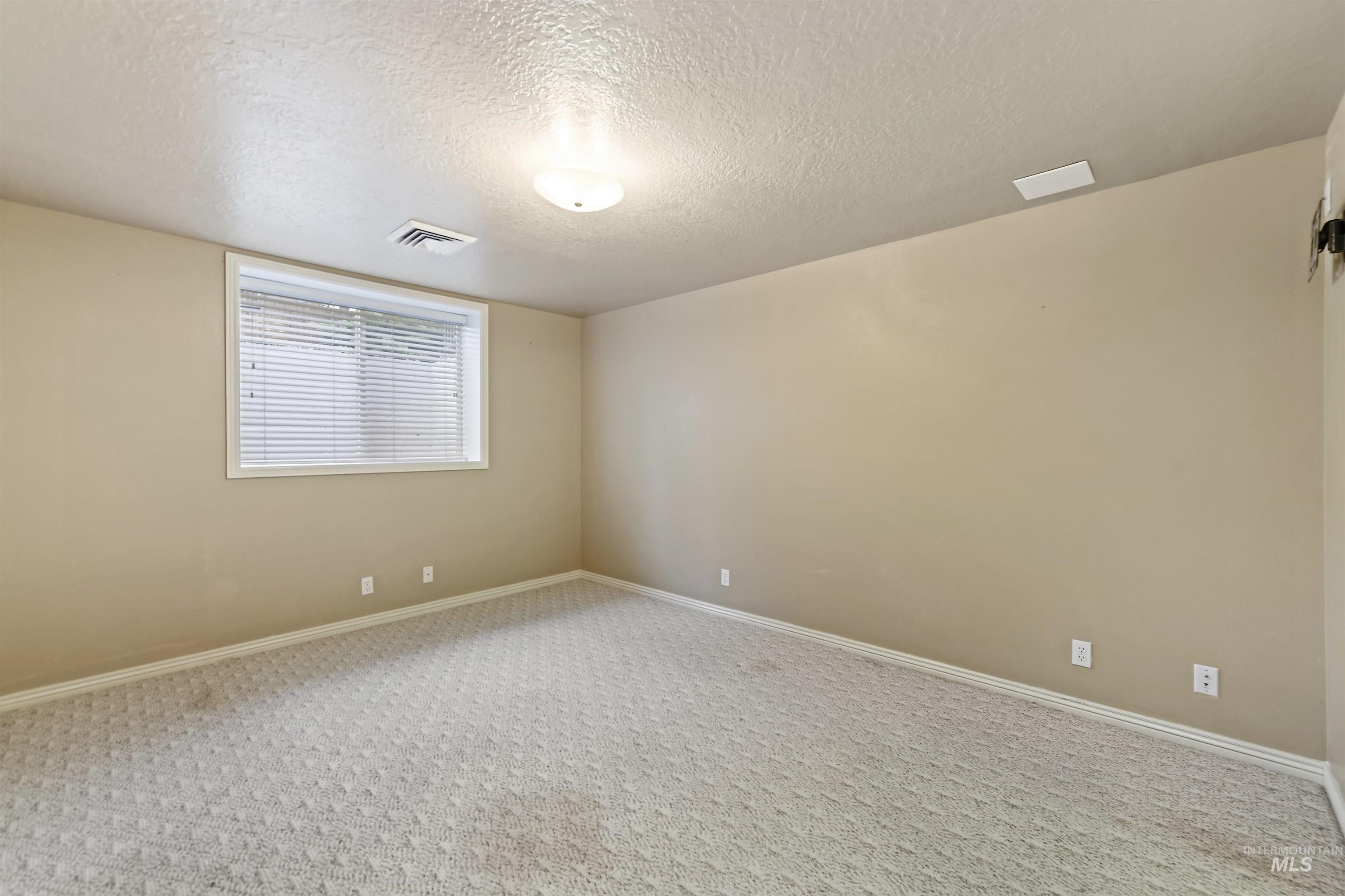 1774 N Sevenoaks Way