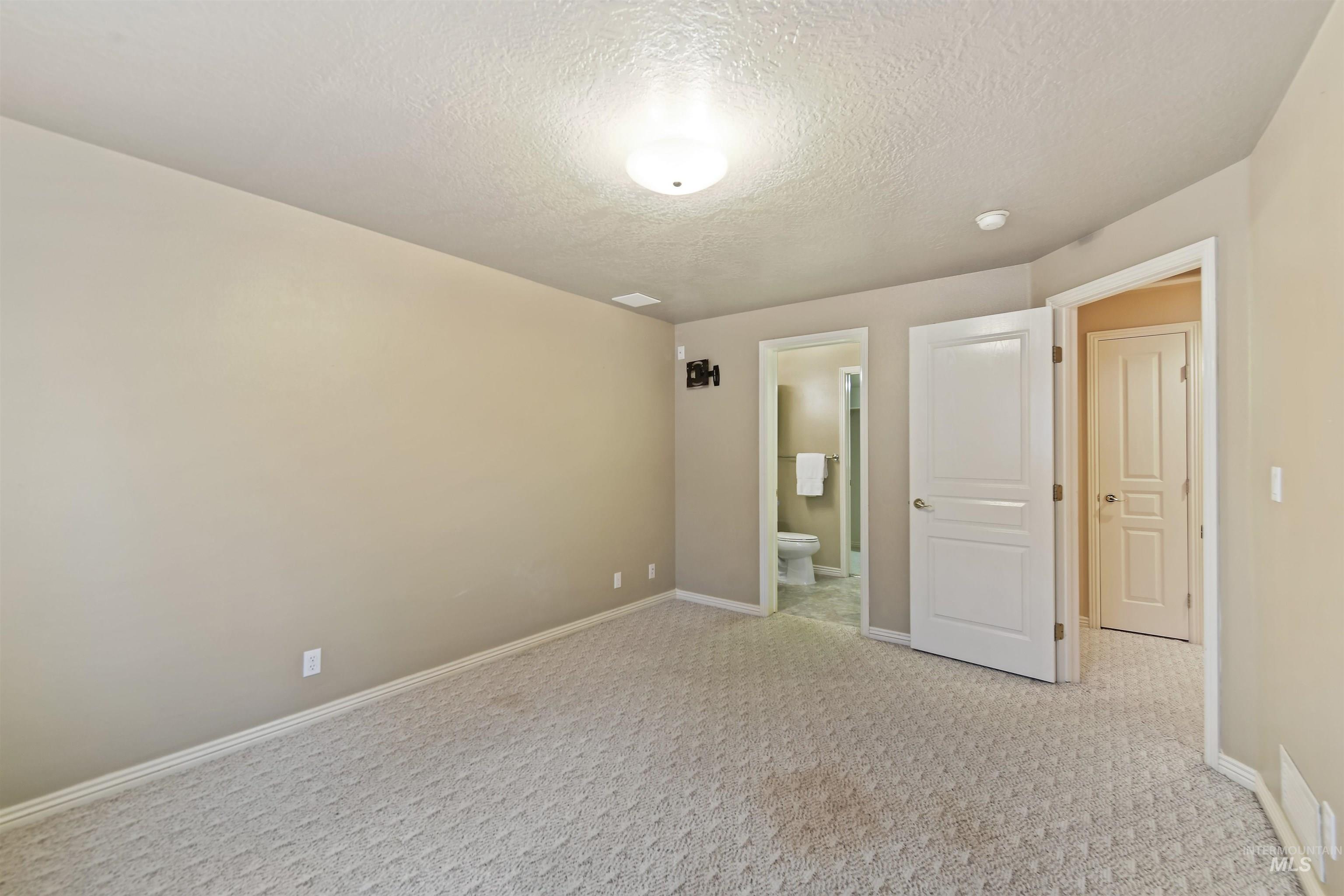 1774 N Sevenoaks Way