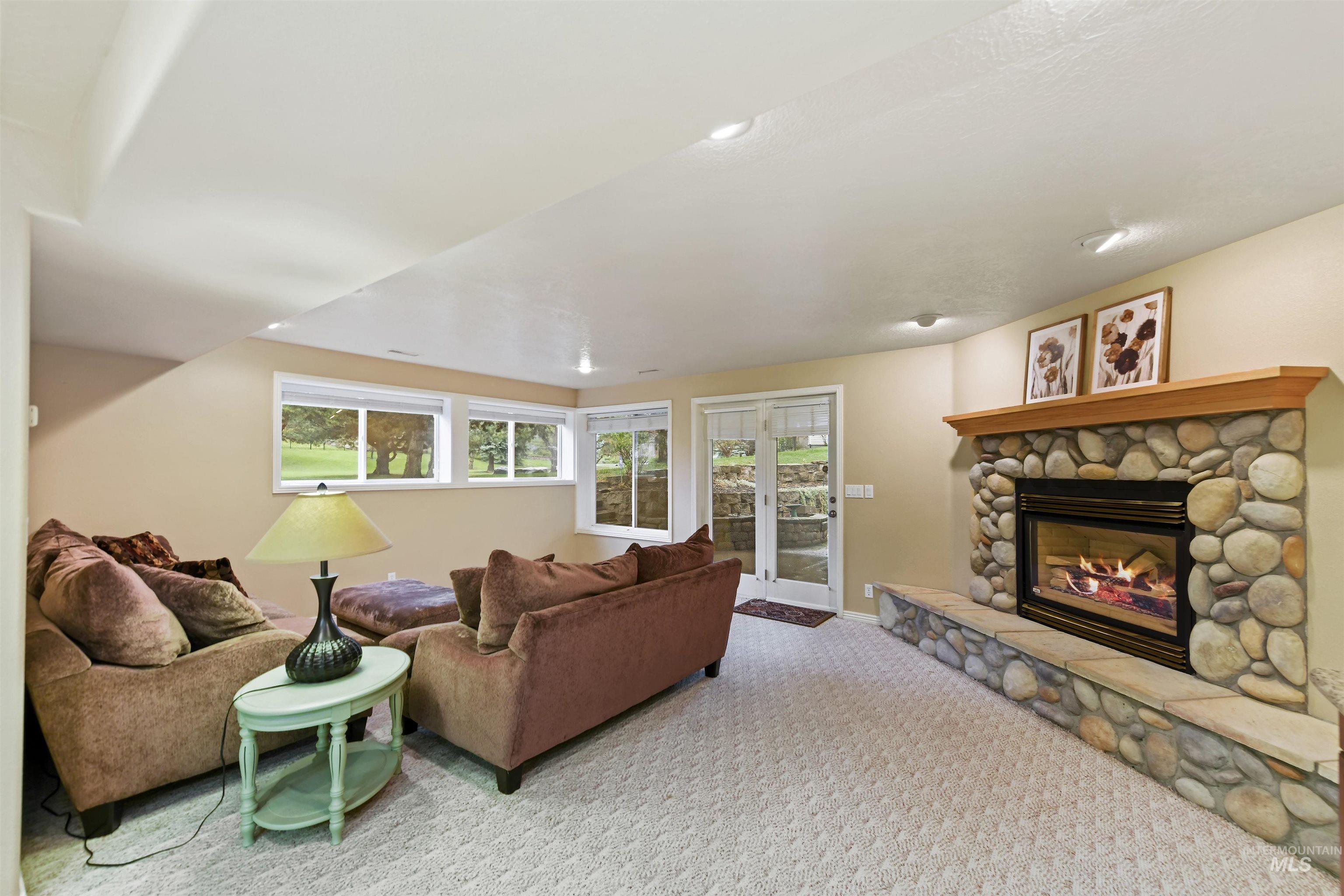 1774 N Sevenoaks Way