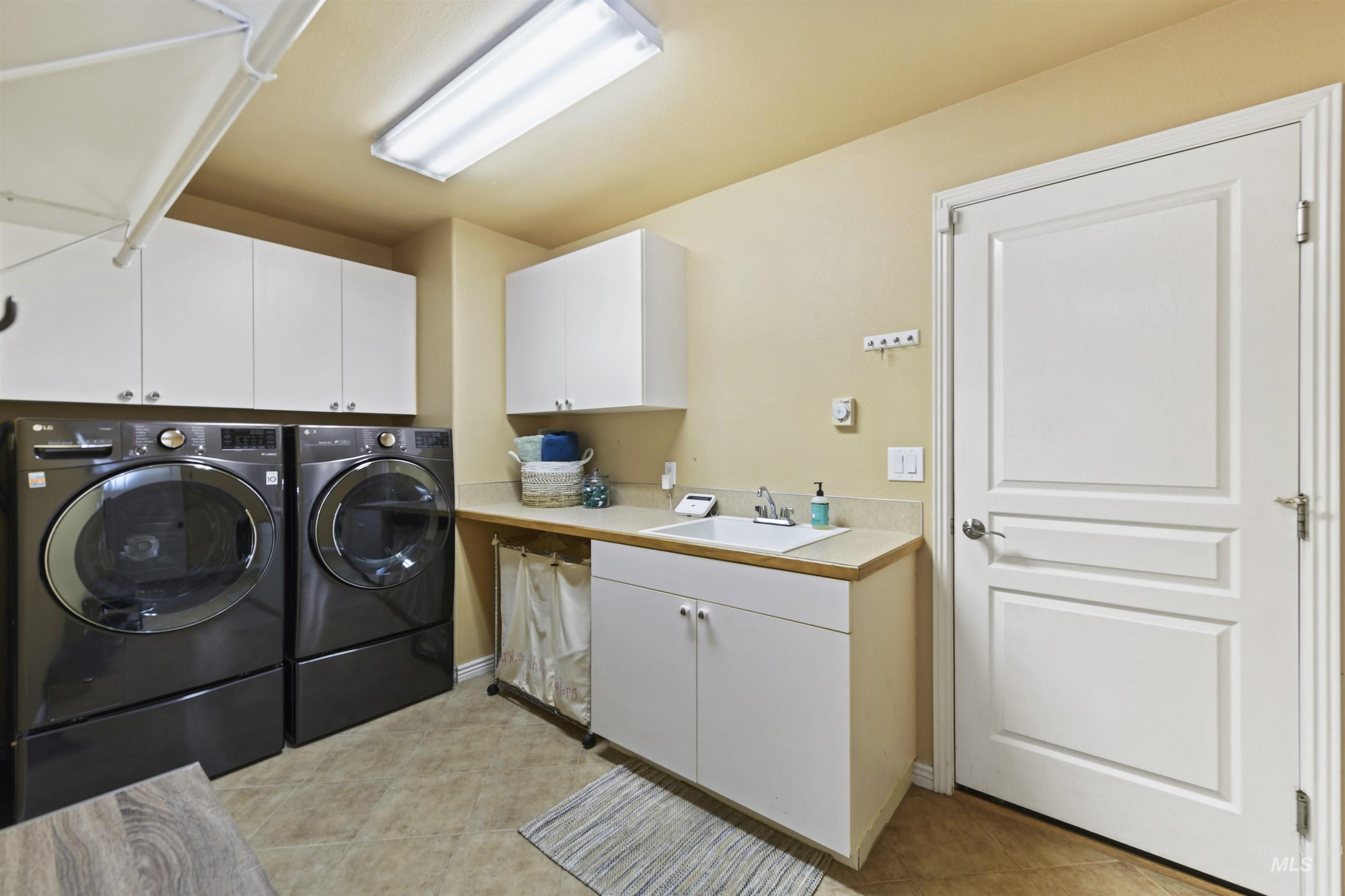 1774 N Sevenoaks Way