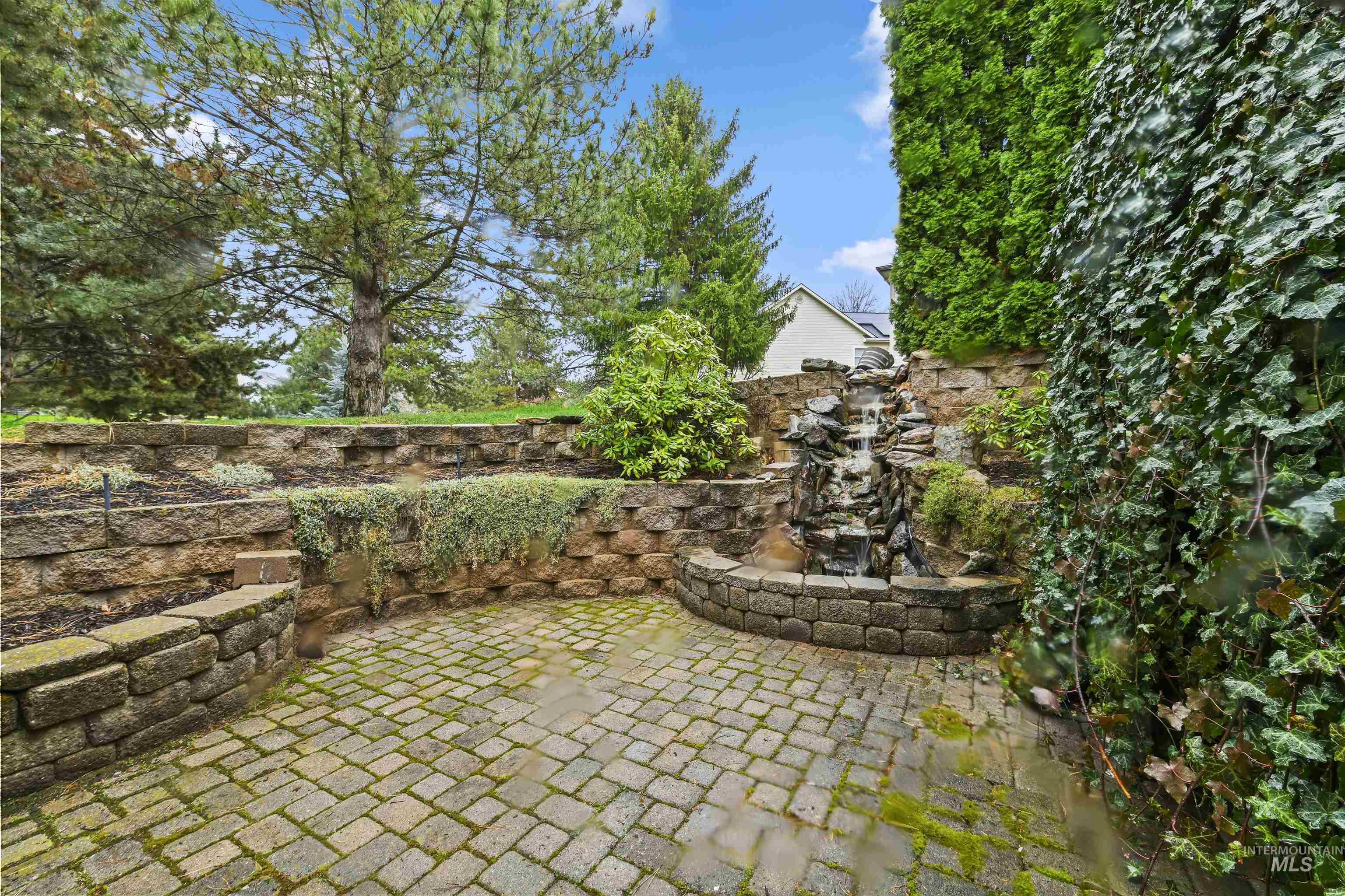 1774 N Sevenoaks Way