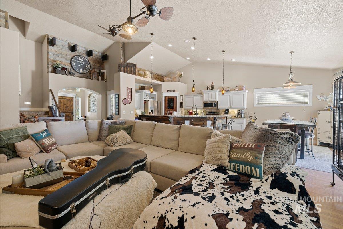 8284 Sage Run Lane