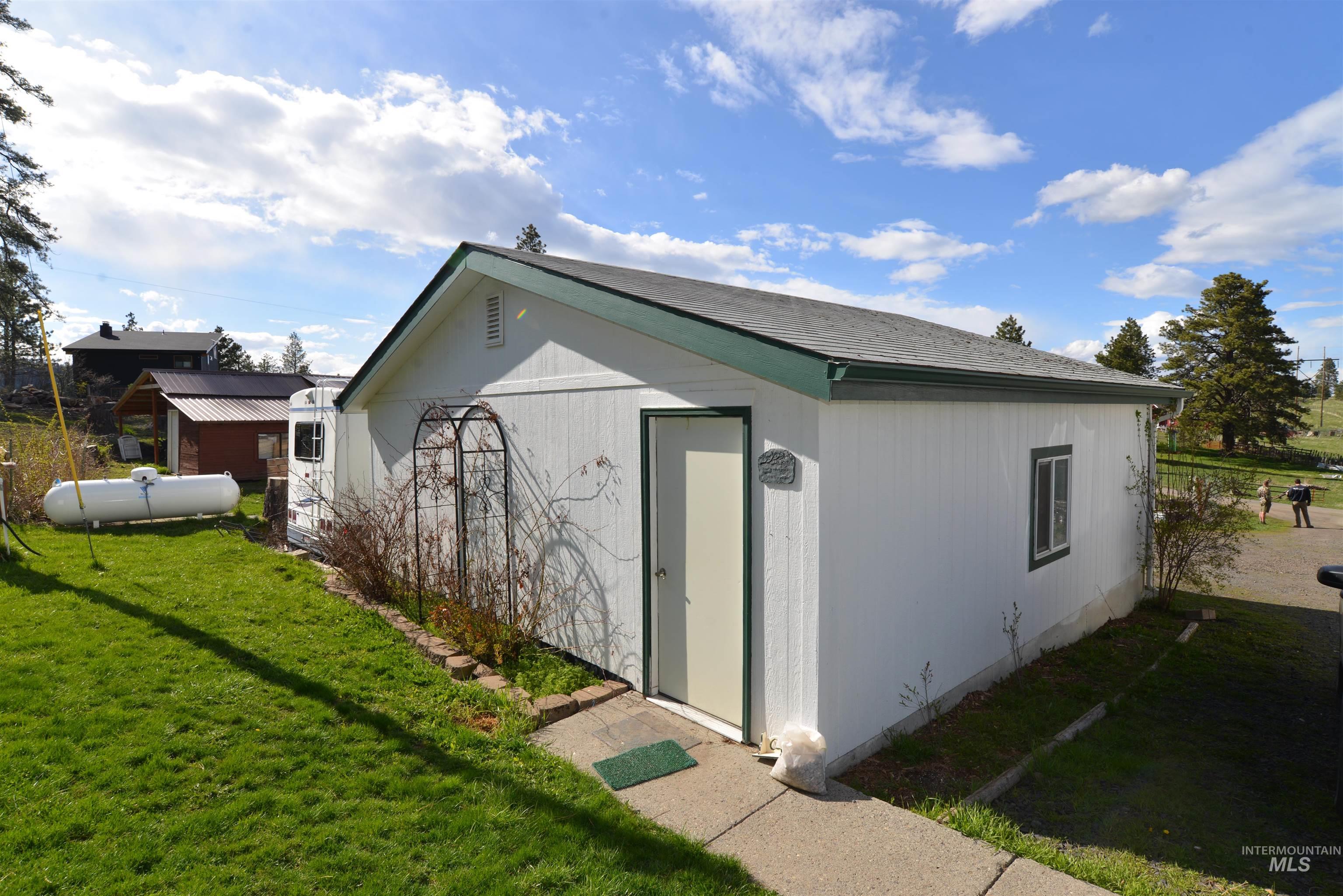 42681 Flatiron Rd