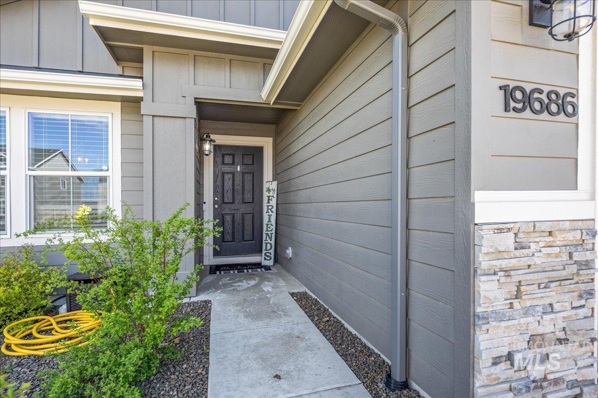 19686 Calais Ave