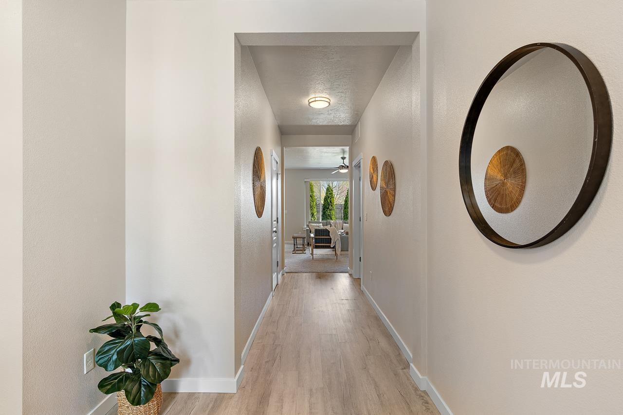2626 W Jayton Dr