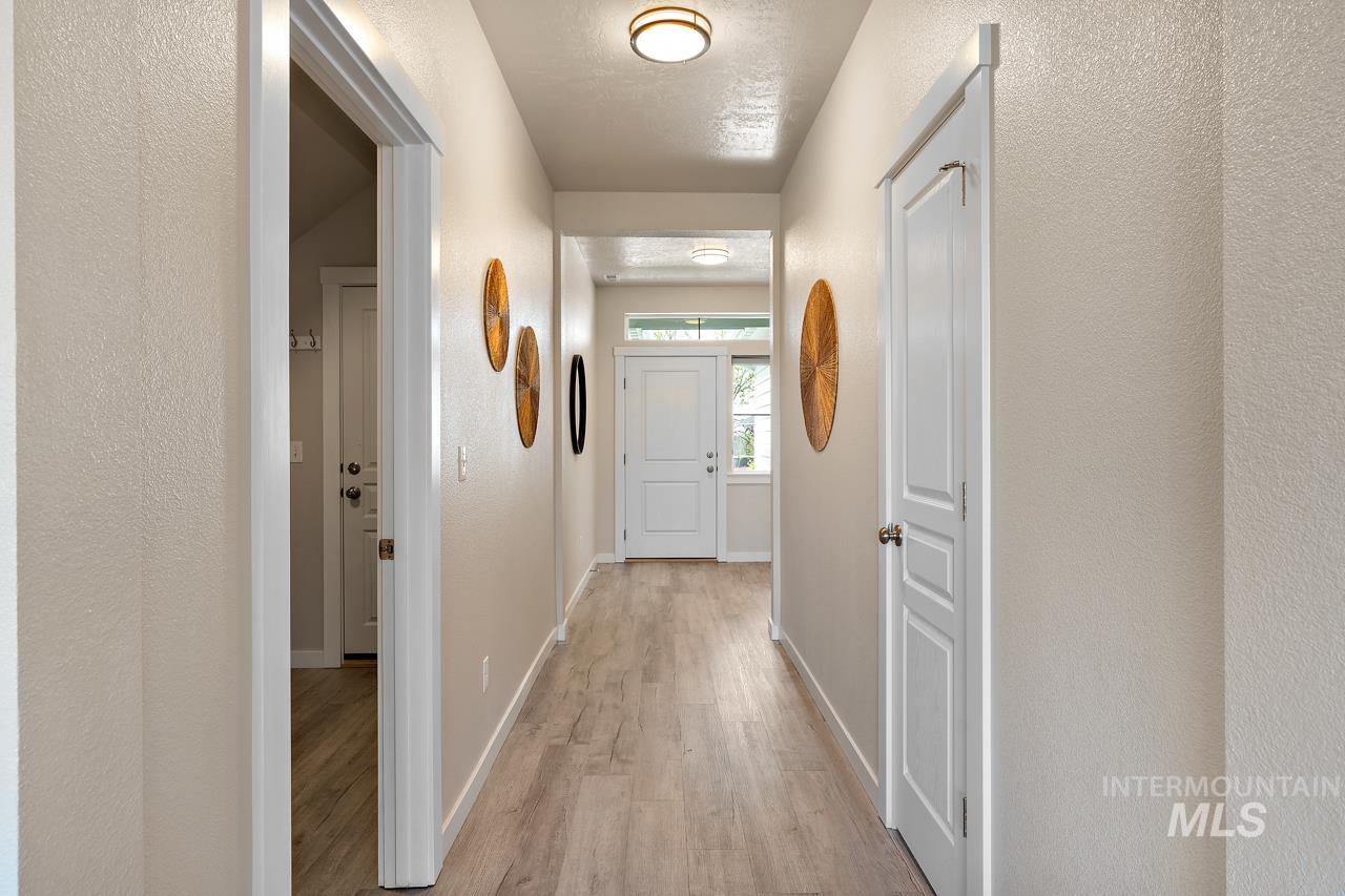 2626 W Jayton Dr